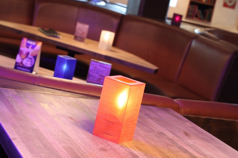 Comprar lamparas de mesa y velas decorativas para bares de copas lounge y terrazas